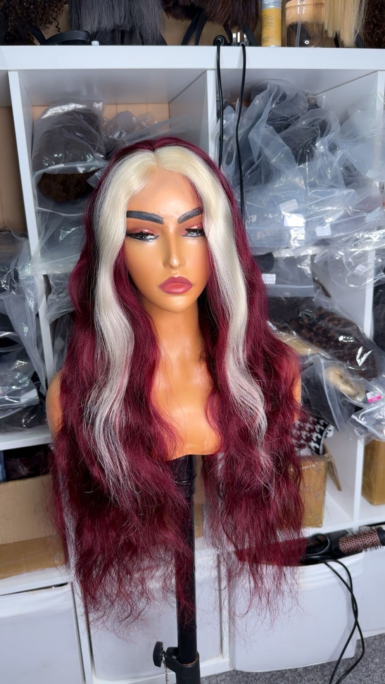 Red wig with blonde highlights - SawaShine